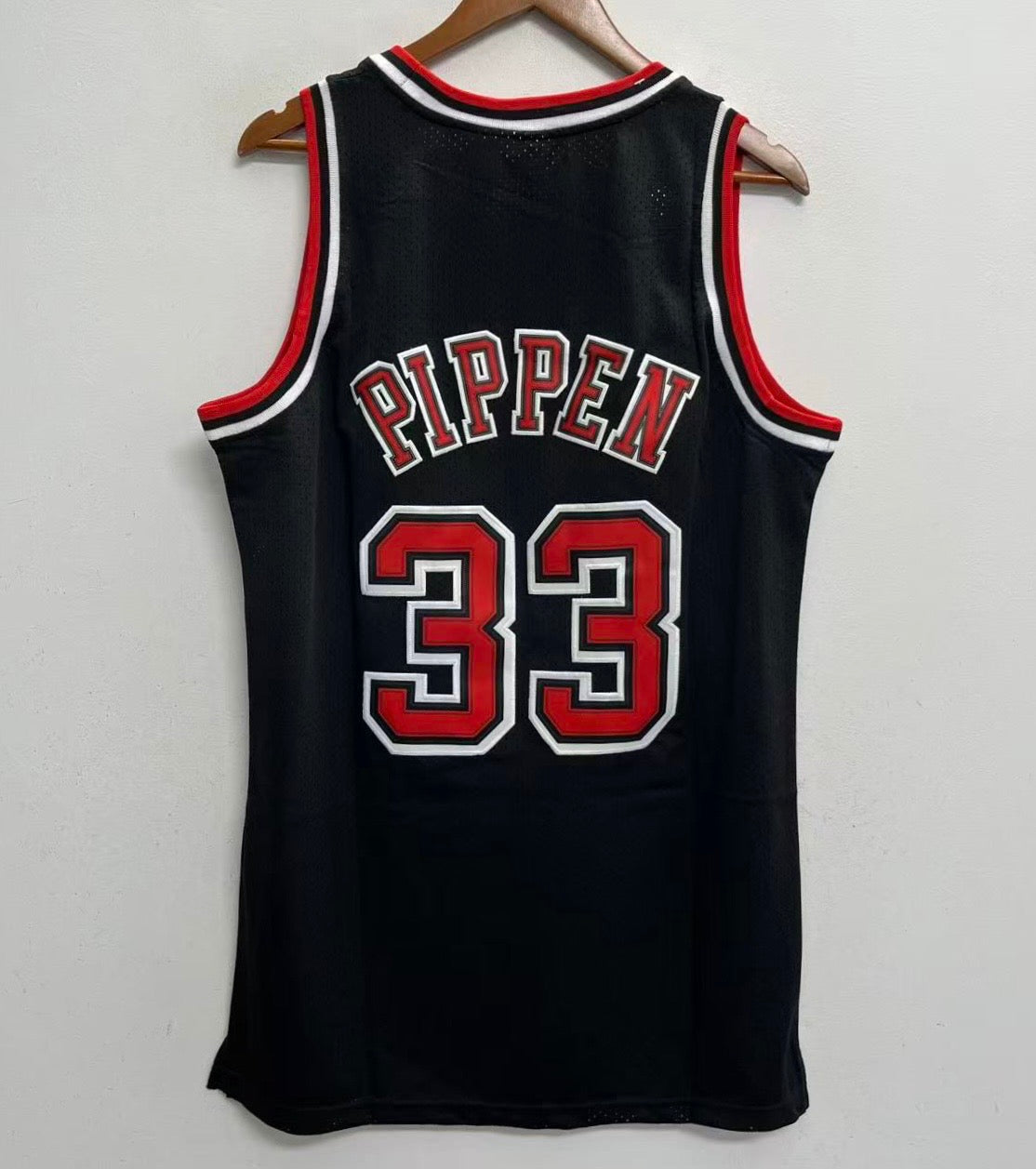 Scottie Pippen Chicago Bulls Official NBA Mitchell & Ness product image 1