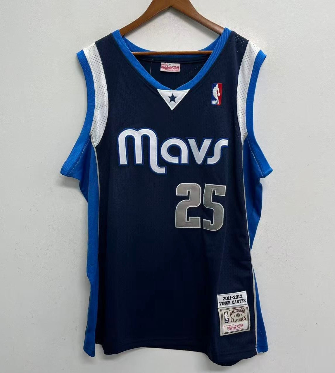 Vince Carter Dallas Mavericks Official NBA Mitchell & Ness product image 2