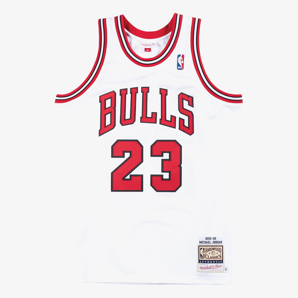 Chicago Bulls Authentic Jersey Home Michael Jordan 1995-96 product image 2, provided for visual reference and product detail