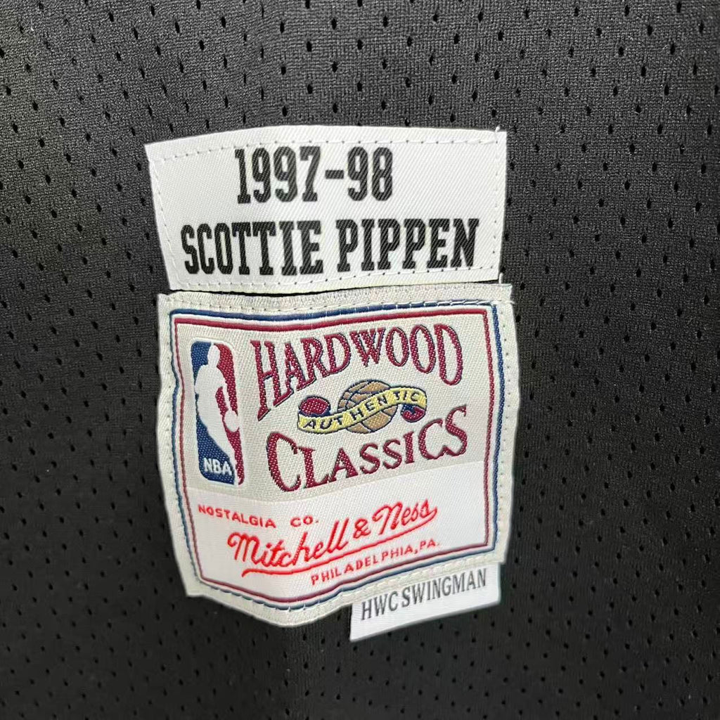 Scottie Pippen Chicago Bulls Official NBA Mitchell & Ness product image 3