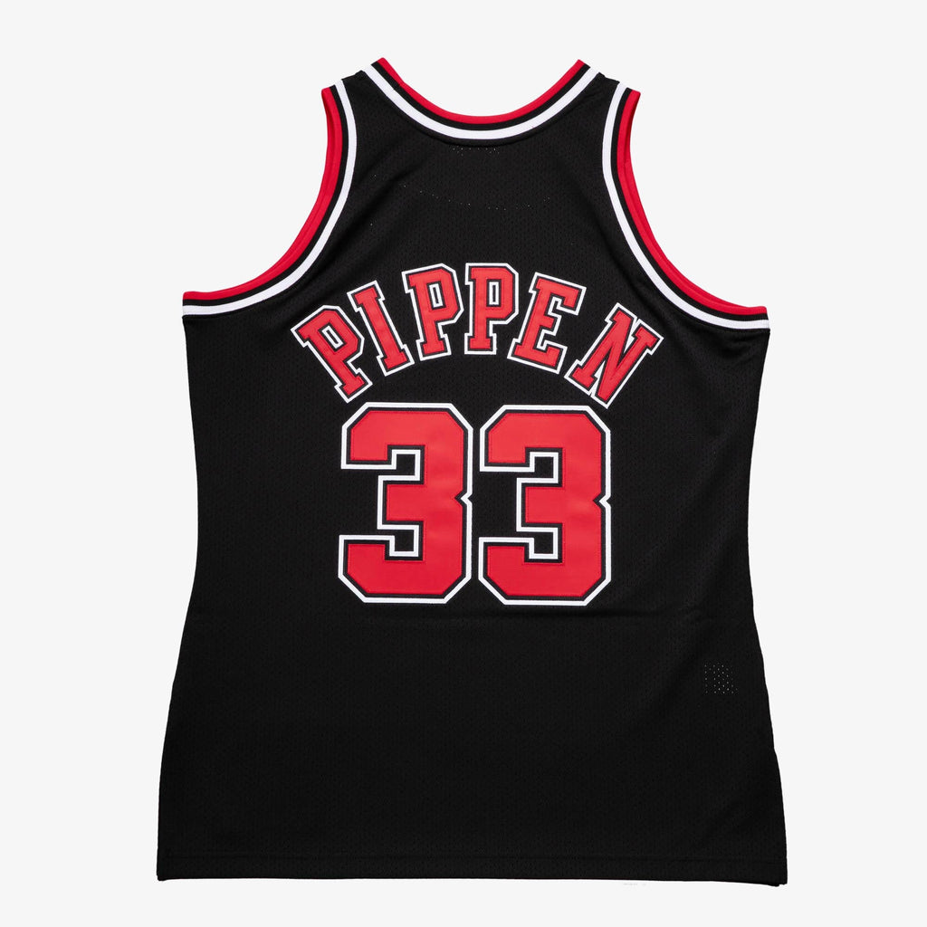 Chicago Bulls Authentic Jersey Alternate Scottie Pippen 1997 product image 3, provided for visual reference and product