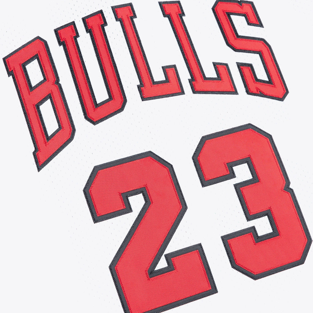 Chicago Bulls Authentic Jersey Michael Jordan 1995-96 product image 6, provided for visual reference and product detail