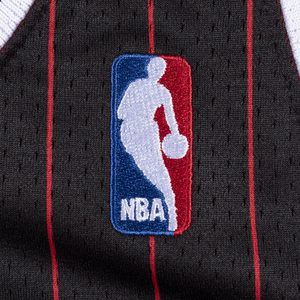 Chicago Bulls Authentic Jersey Michael Jordan 1995-96 product image 5, provided for visual reference and product detail