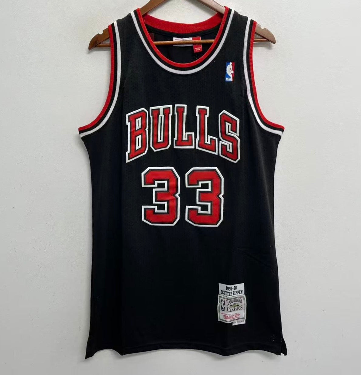 Scottie Pippen Chicago Bulls YOUTH Official NBA Mitchell & product image 2
